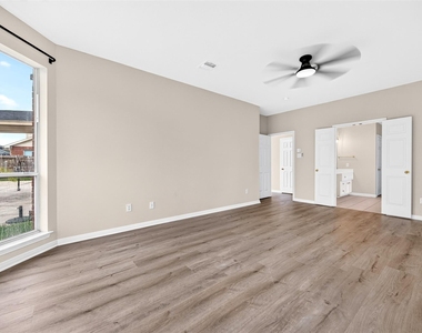 1007 Brannon Park Lane - Photo Thumbnail 22