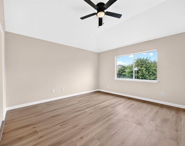 1007 Brannon Park Lane - Photo Thumbnail 37