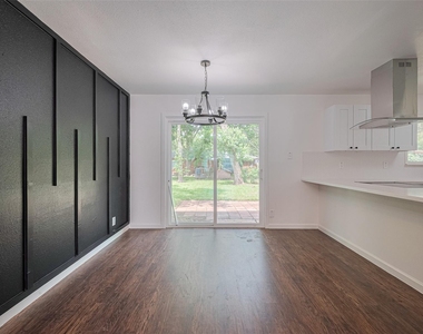 2112 Walnut Lane - Photo Thumbnail 10