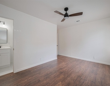 2112 Walnut Lane - Photo Thumbnail 13