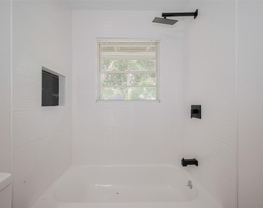 2112 Walnut Lane - Photo Thumbnail 19