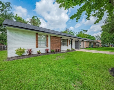 2112 Walnut Lane - Photo Thumbnail 1