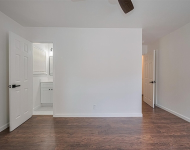 2112 Walnut Lane - Photo Thumbnail 12