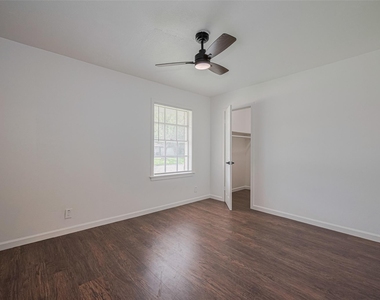 2112 Walnut Lane - Photo Thumbnail 20