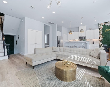 3365 Daphne Street - Photo Thumbnail 4