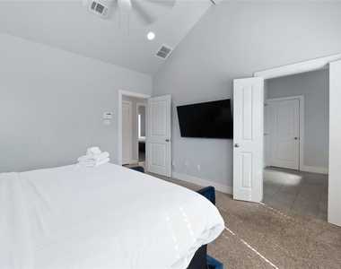 3365 Daphne Street - Photo Thumbnail 14
