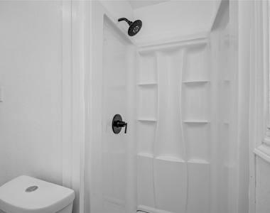 1203 W 6th Street - Photo Thumbnail 22