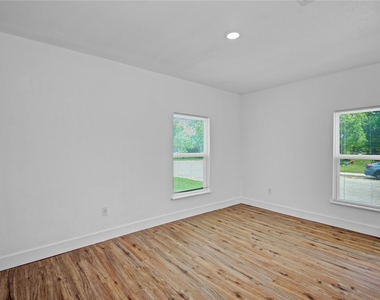 1203 W 6th Street - Photo Thumbnail 30