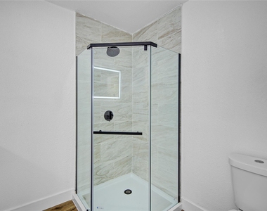 1203 W 6th Street - Photo Thumbnail 29