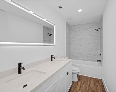 1203 W 6th Street - Photo Thumbnail 25