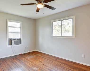 131 Lakewood Drive - Photo Thumbnail 9