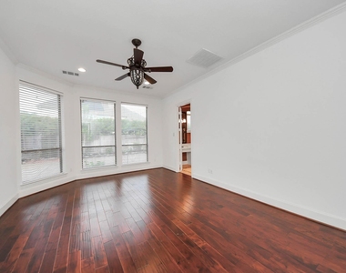1807 Ravenel Lane - Photo Thumbnail 12