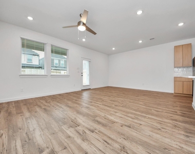 3538 Shearwater Street - Photo Thumbnail 8