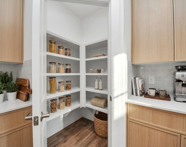 3538 Shearwater Street - Photo Thumbnail 5