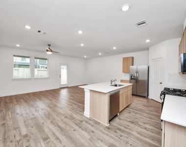 3538 Shearwater Street - Photo Thumbnail 7
