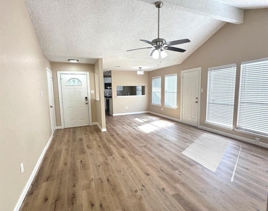 17712 Northhagen Drive - Photo Thumbnail 10