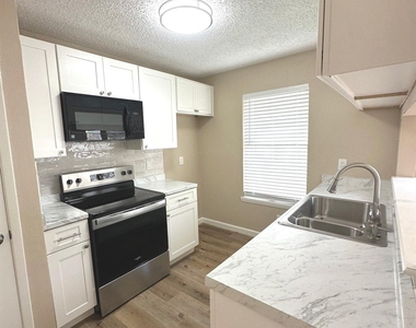 17712 Northhagen Drive - Photo Thumbnail 1
