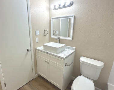 17712 Northhagen Drive - Photo Thumbnail 8