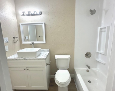17712 Northhagen Drive - Photo Thumbnail 9