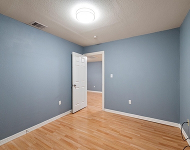 7815 Harding Street - Photo Thumbnail 16