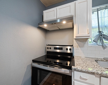 7815 Harding Street - Photo Thumbnail 12