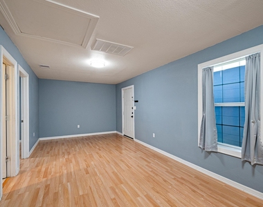 7815 Harding Street - Photo Thumbnail 7