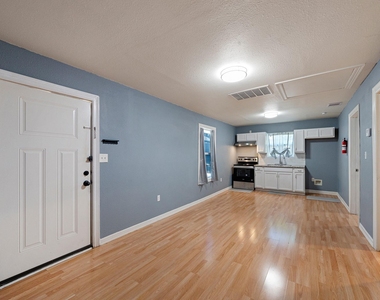 7815 Harding Street - Photo Thumbnail 6