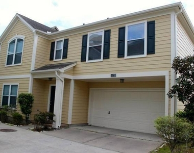 1421 W 26th Street - Photo Thumbnail 1