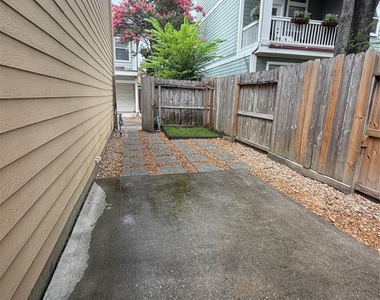 1421 W 26th Street - Photo Thumbnail 16