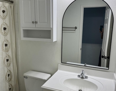 1421 W 26th Street - Photo Thumbnail 7