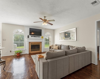 44 Parkway Place - Photo Thumbnail 5