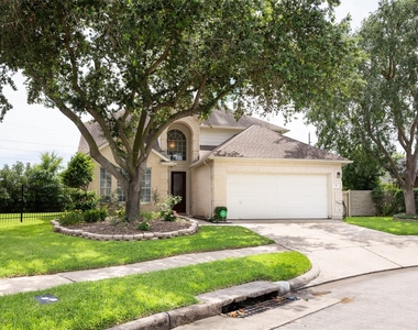 44 Parkway Place - Photo Thumbnail 1