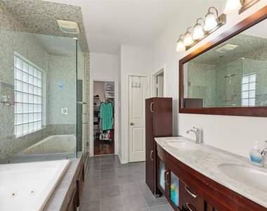 44 Parkway Place - Photo Thumbnail 16