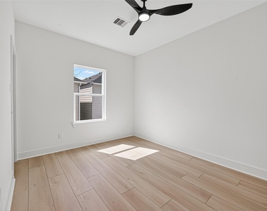 955 Highland Light Lane - Photo Thumbnail 21