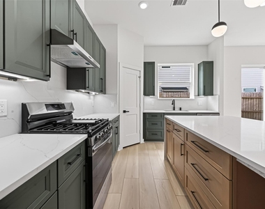 955 Highland Light Lane - Photo Thumbnail 11