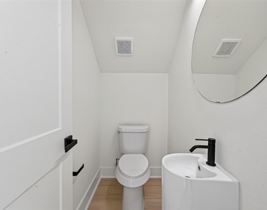 955 Highland Light Lane - Photo Thumbnail 20