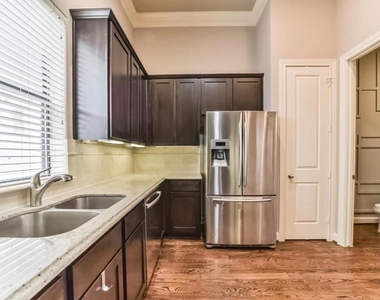 9642 Knight Road - Photo Thumbnail 6