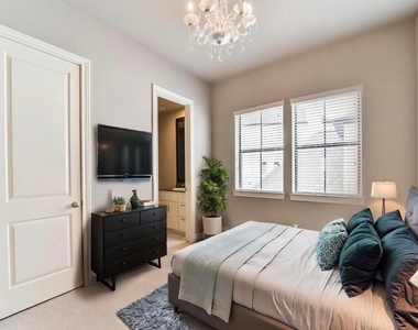 9642 Knight Road - Photo Thumbnail 2