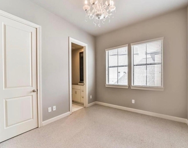 9642 Knight Road - Photo Thumbnail 8