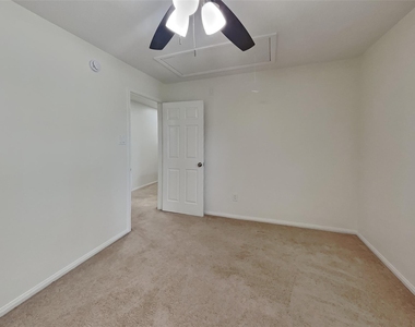 1611 Sterling Village Drive - Photo Thumbnail 11
