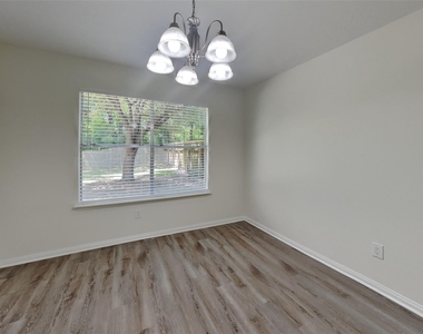 1611 Sterling Village Drive - Photo Thumbnail 4