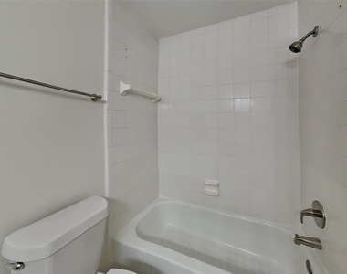 1611 Sterling Village Drive - Photo Thumbnail 15