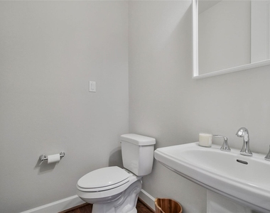 207 Kendrick Pines Boulevard - Photo Thumbnail 12