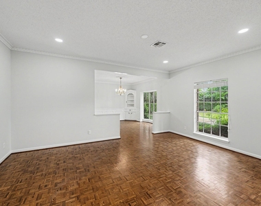 10811 Hunters Forest Drive - Photo Thumbnail 4