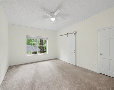 10811 Hunters Forest Drive - Photo Thumbnail 18