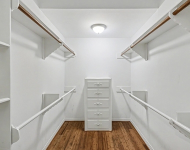10811 Hunters Forest Drive - Photo Thumbnail 17