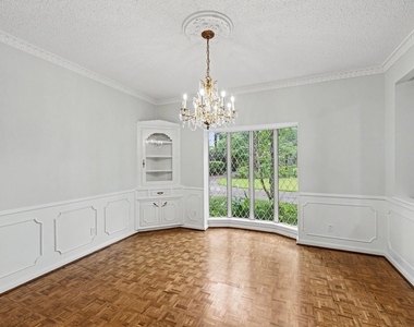 10811 Hunters Forest Drive - Photo Thumbnail 5