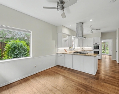 10811 Hunters Forest Drive - Photo Thumbnail 8