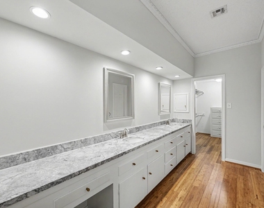 10811 Hunters Forest Drive - Photo Thumbnail 15