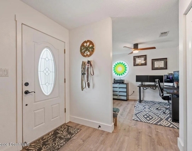 340 Greenway Avenue - Photo Thumbnail 6